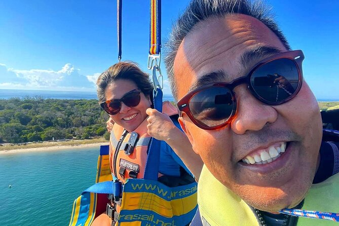 Parasailing on the Gold Coast, Fly solo, Tandem or Triple - What the crew does well