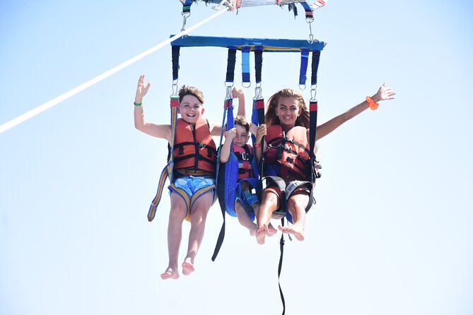 Parasailing Ride in Hurgada single&double with private Transfer - Solo flight or shared parasailing