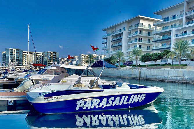Parasailing tour in Al Mouj Muscat - The return is gentler than the launch
