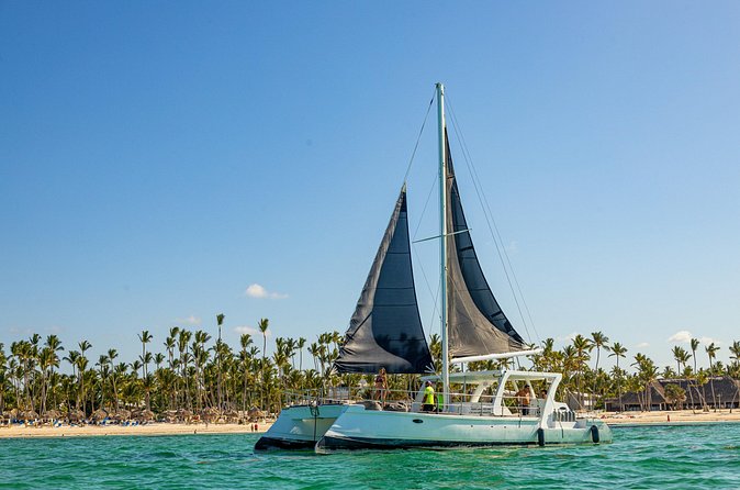Private Catamaran + Private Parasailing - up to 20 passengers - Photos, music, drinks, and the social side