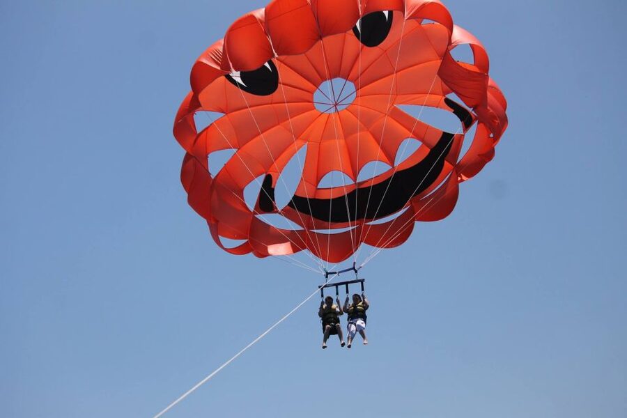Puerto del Carmen: 10-Minute Parasailing Expereince - What the Ten-Minute Flight Feels Like