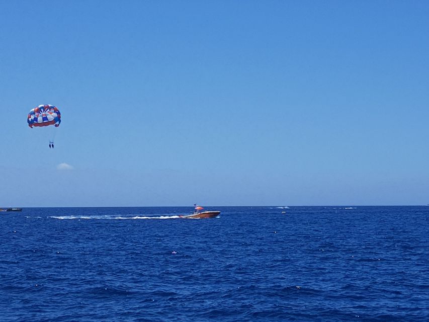 Puerto Rico de Gran Canaria : Parasailing - Taking Off From Puerto Rico Harbor