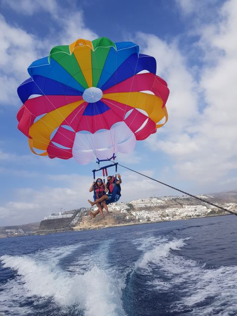 Puerto Rico de Gran Canaria : Parasailing - Who Will Enjoy This Most?