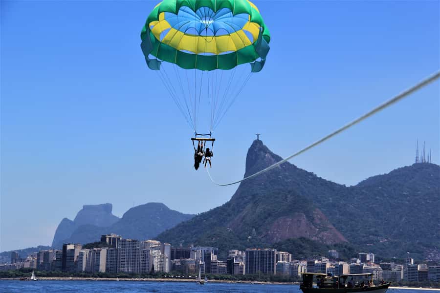 Rio de Janeiro: 2-Hour Boat Trip with Parasailing - Choosing between Niterói, Urca, and another route
