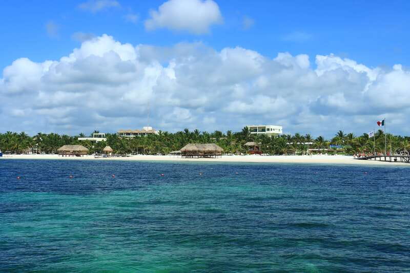 Riviera Maya: Parasailing Tour with Beach Club Access - How the 3.3 rating fits the experience