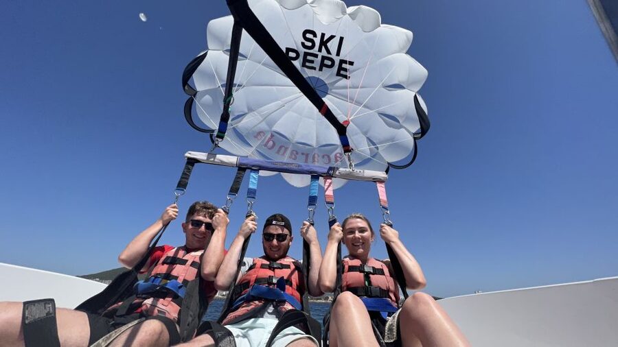 Santa Eulària des Riu: Parasailing Boat Cruise with Drinks - Who will enjoy this most