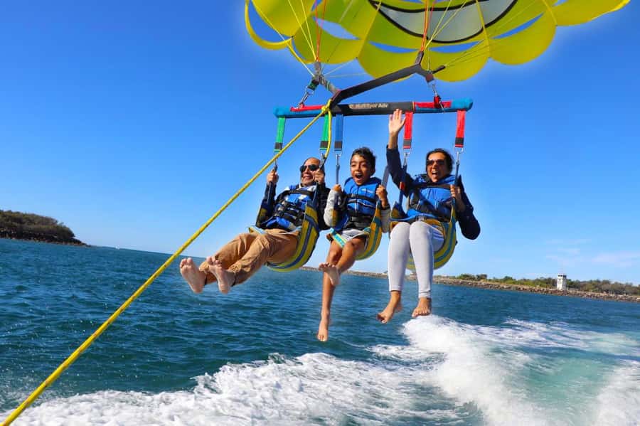 Surfers Paradise: Parasailing and Jet Ski Tour Package - Key points at a glance