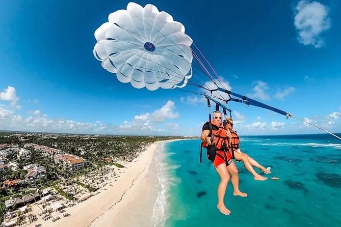 Tours Parasailing Punta Cana - A small group, but limited transport information