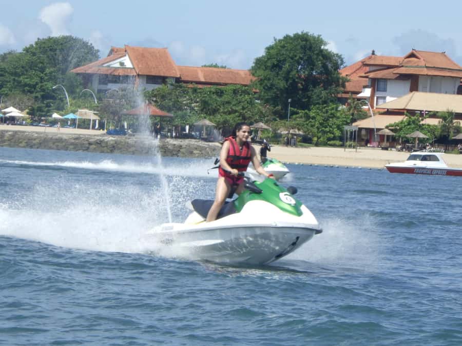 Triple Package Self Drive Jet Ski, Banana & Parasailing - Is $86 good value for three short rides?