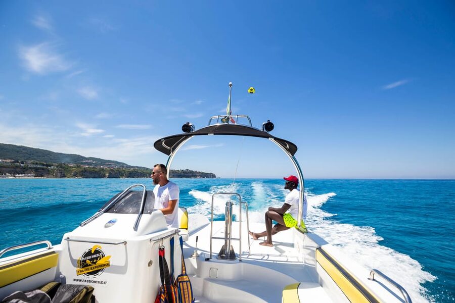 Tropea: Parasailing Experience - Flying above the Costa degli Dei
