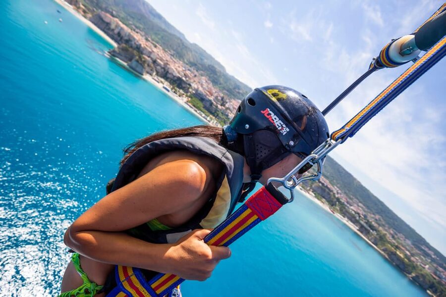 Tropea: Parasailing Experience - The video charge needs a careful question